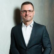 Immobilienmakler Maximilian J. K�hnel