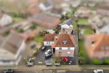 Luftbild mit Umfelddarstellung 4 Wohneinheiten unter einem Dach - kernsaniertes Mehrfamilienhaus
