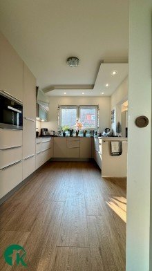 K�chen mit Schiebeelement Die Nibelungen Villa in Bernau bei Berlin - hochwertiges, ger�umiges Wohnen am Feldrand