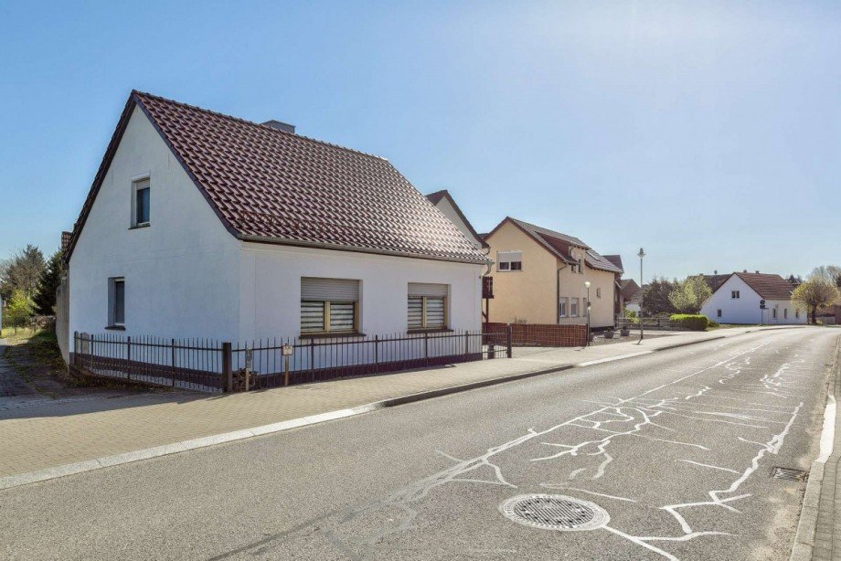 Stra�enansicht mit Umgebung Einfamilienhaus Ziltendorf