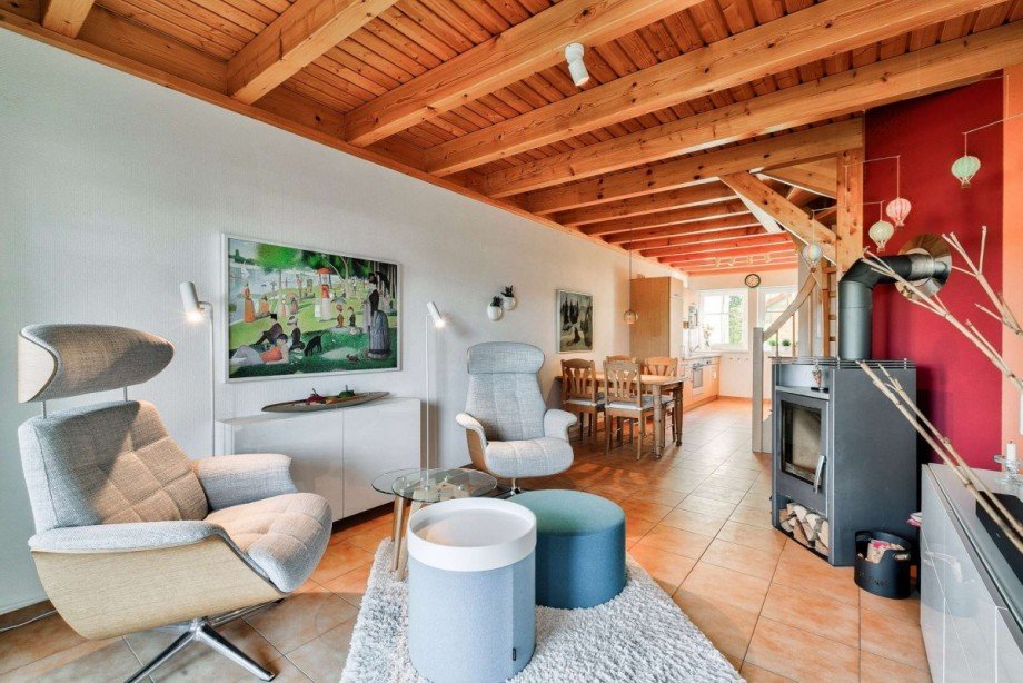 Offener Wohn- und Essbereich mit gem�tlichem Kamin Haus Rheinsberg