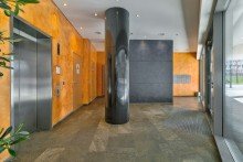 Hauseingang POTSDAMER PLATZ: Bezugsfreie 2-Zimmer-Eigentumswohnung in Toplage