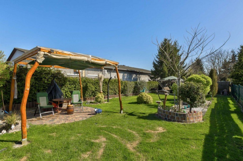 Garten mit Sitz- und Aufenthaltsbereich Einfamilienhaus Ziltendorf