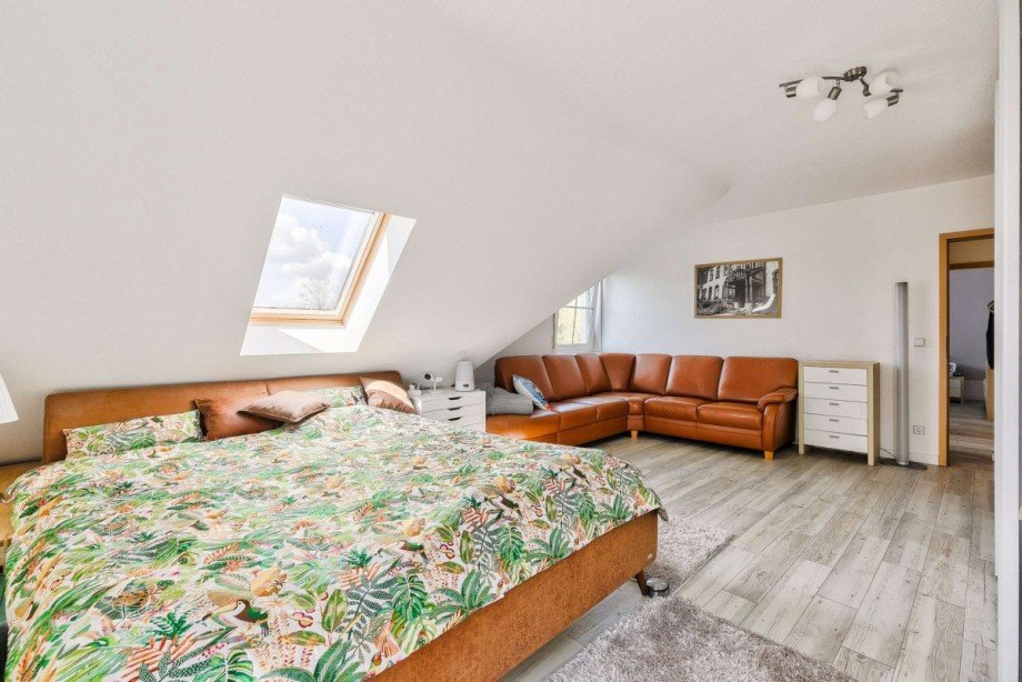 Schlafzimmer 1 mit Sitzecke Einfamilienhaus Bernau bei Berlin