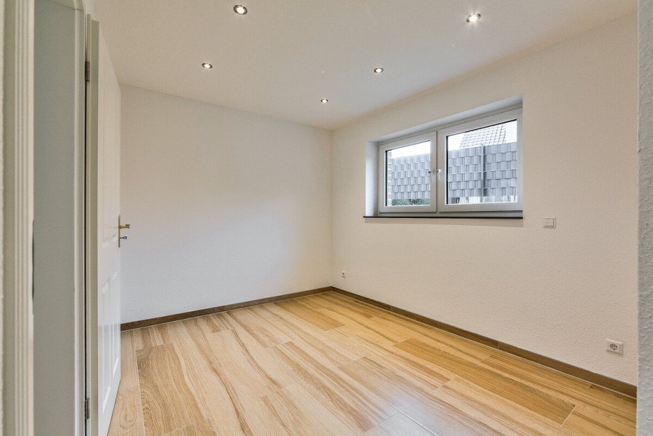 Souterrain Ankleidezimmer Einfamilienhaus Wunstorf