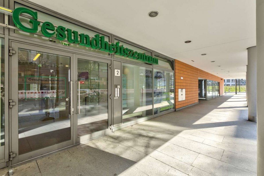 Azentrum direkt im Haus Etagenwohnung Berlin