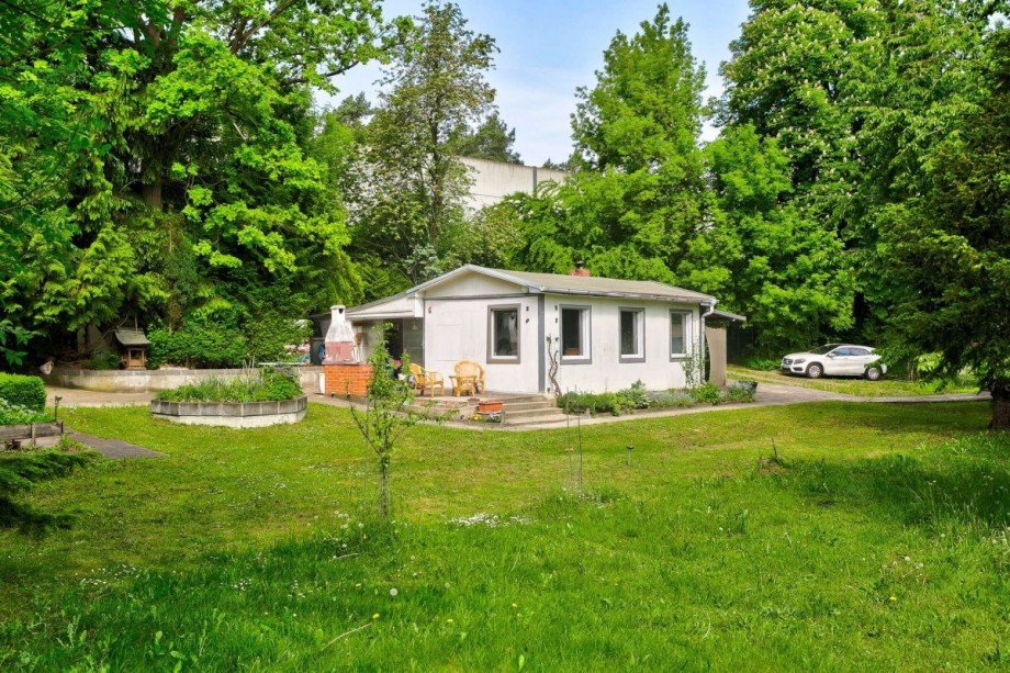 Wochenendhaus in Bungalowform auf gro�z�gigem Grundst�ck Freizeitgrundst�ck Gr�nheide