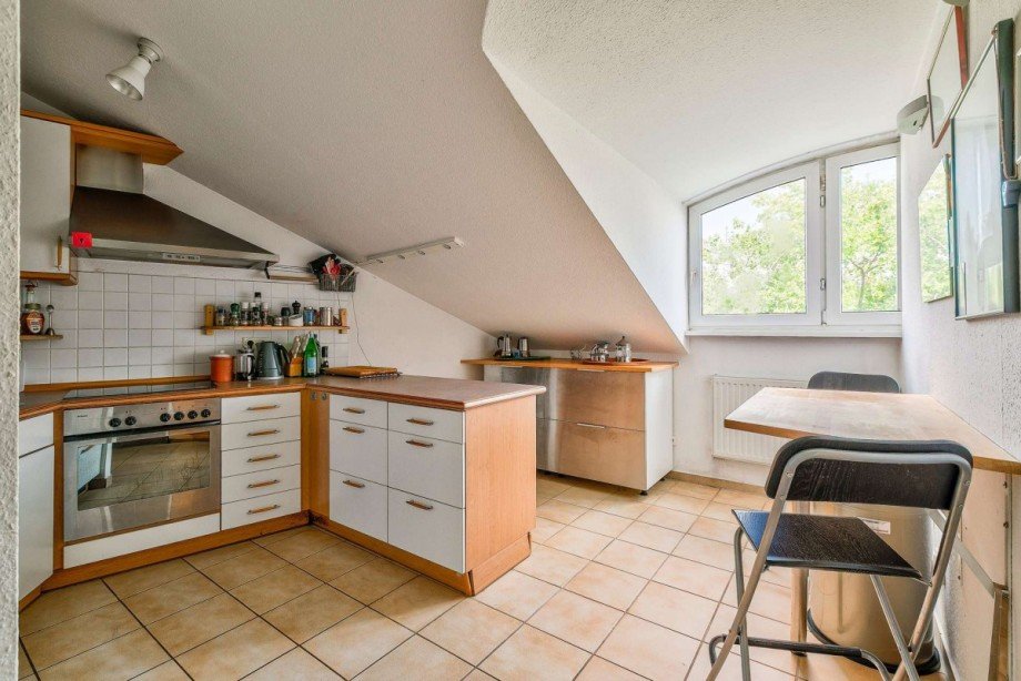K�che mit Tageslicht Dachgeschosswohnung Berlin