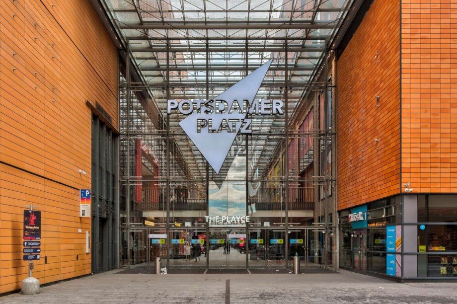 The Playce - Shopping Center Wohnung Berlin