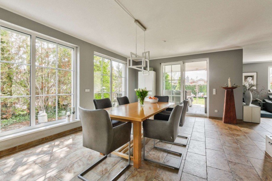 Essbereich mit Zugang zur Terrasse Einfamilienhaus Bernau bei Berlin
