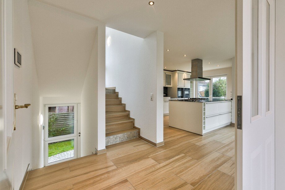 Gro�z�giger offener Flur Einfamilienhaus Wunstorf