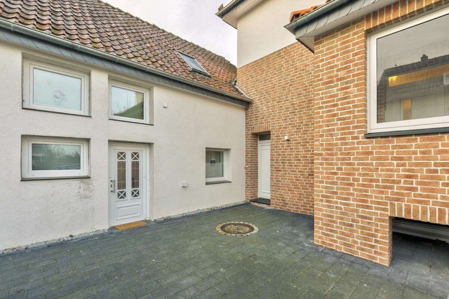 Ansicht mit Hof- und Zugangsbereich Mehrfamilienhaus Wunstorf