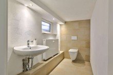WC-Anlage im Kellergeschoss (Gemeinschaftsbereich) 4 Wohneinheiten unter einem Dach - kernsaniertes Mehrfamilienhaus