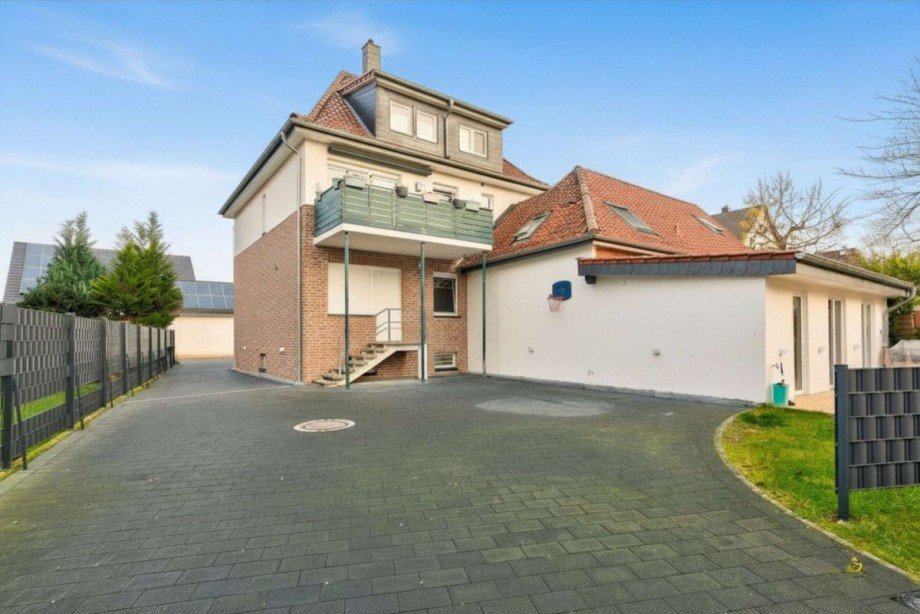 MFH - Hofbereich mit Anbau und Stellfla Mehrfamilienhaus Wunstorf