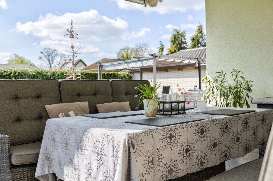 �berdachte Terrasse mit Sitzbereich Einfamilienhaus Bernau bei Berlin