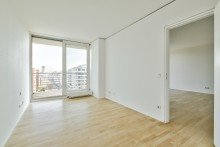 Schlafzimmer mit Zugang zum Balkon POTSDAMER PLATZ: Bezugsfreie 2-Zimmer-Eigentumswohnung in Toplage