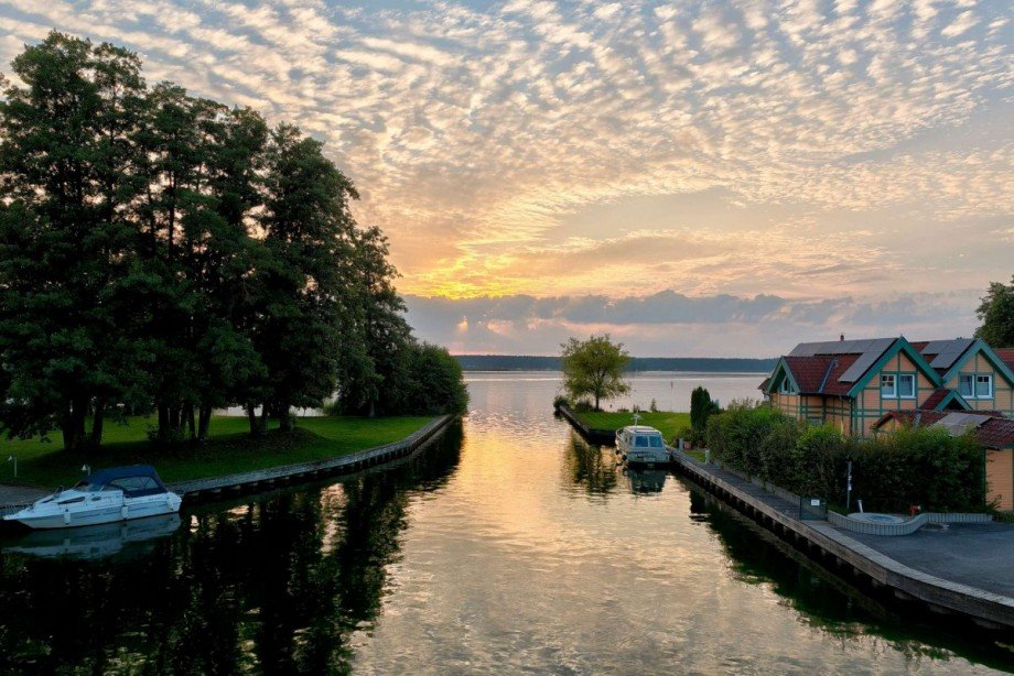 Abendstimmung im Hafendorf Reihenmittelhaus Rheinsberg