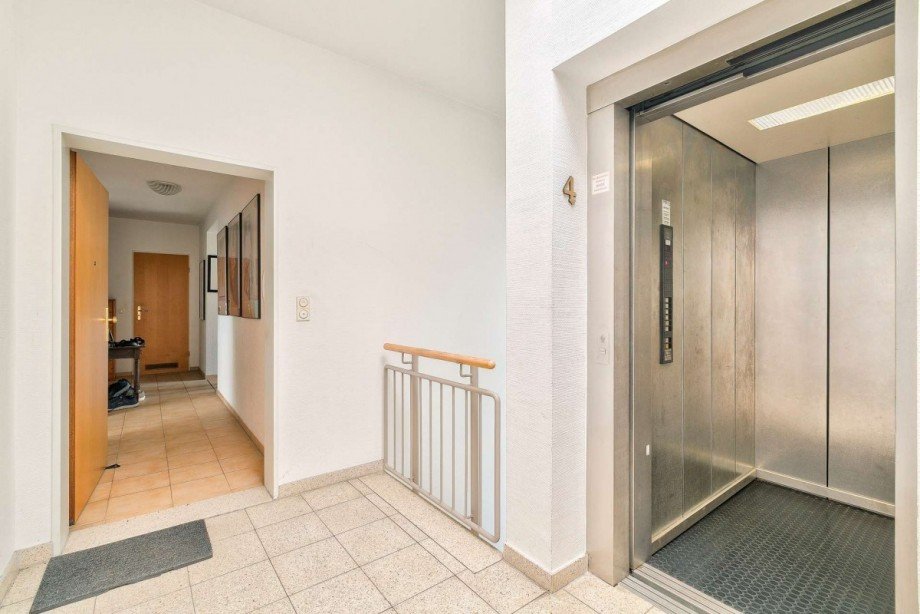 Flur & Aufzug Dachgeschosswohnung Berlin