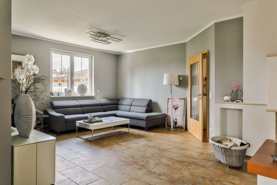Wohnzimmer mit Ecksofa Einfamilienhaus Bernau bei Berlin