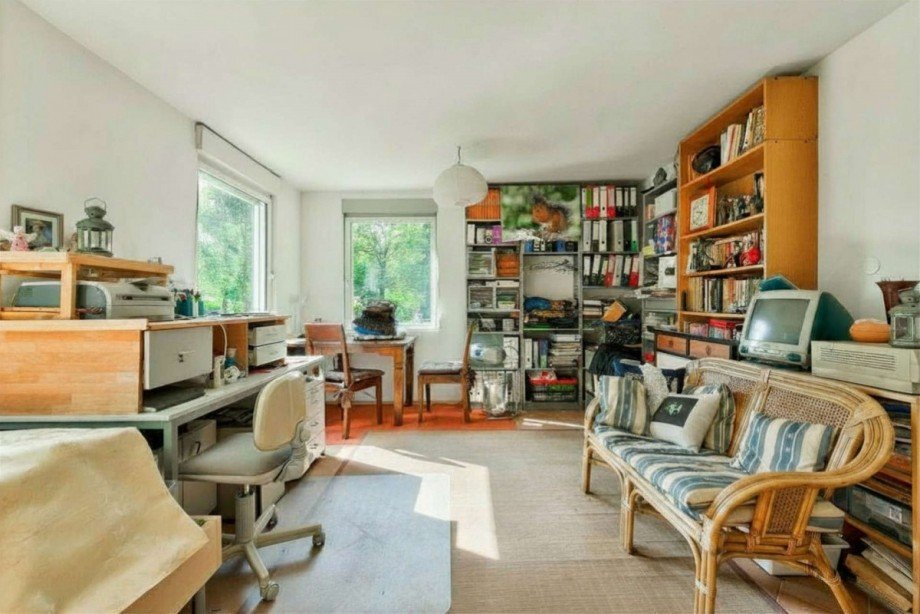 Zimmer 1 mit Tageslicht und Blick ins Gr�ne Freizeitgrundst�ck Gr�nheide