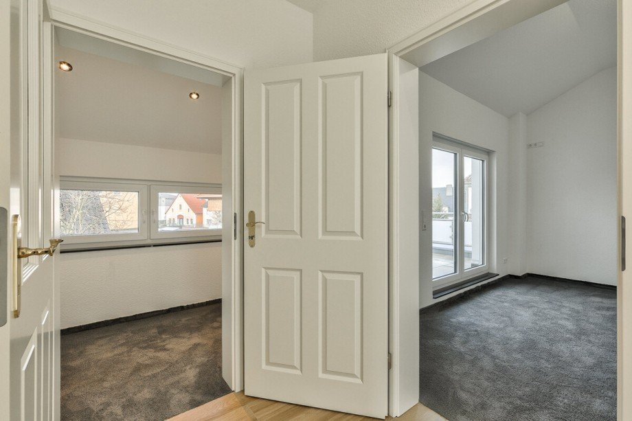 Blick auf Lesezimmer und Zimmer 2 im DG Einfamilienhaus Wunstorf