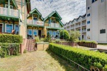 R�ckansicht des Ferienhauses mit Garten Ferienhaus am Wasser: mit privatem Bootsanleger und zus�tzlichem Hausboot