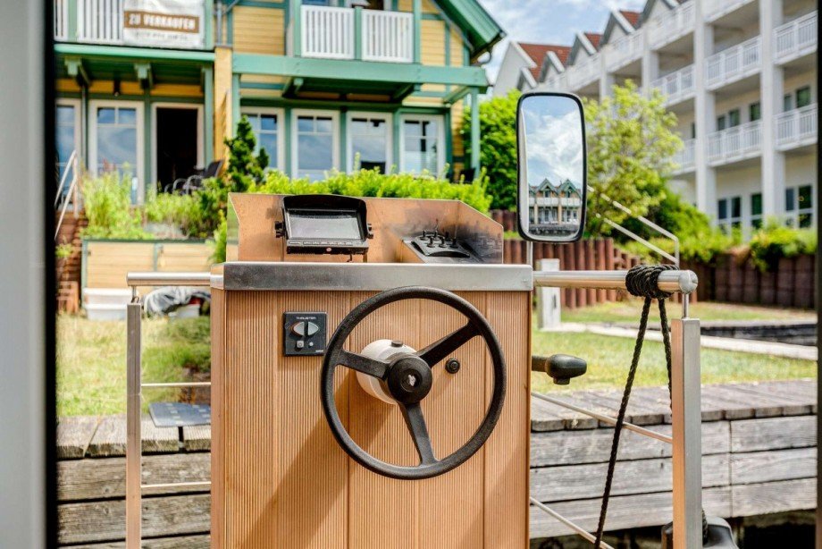 Steuerstand des Hausbootes Reihenmittelhaus Rheinsberg