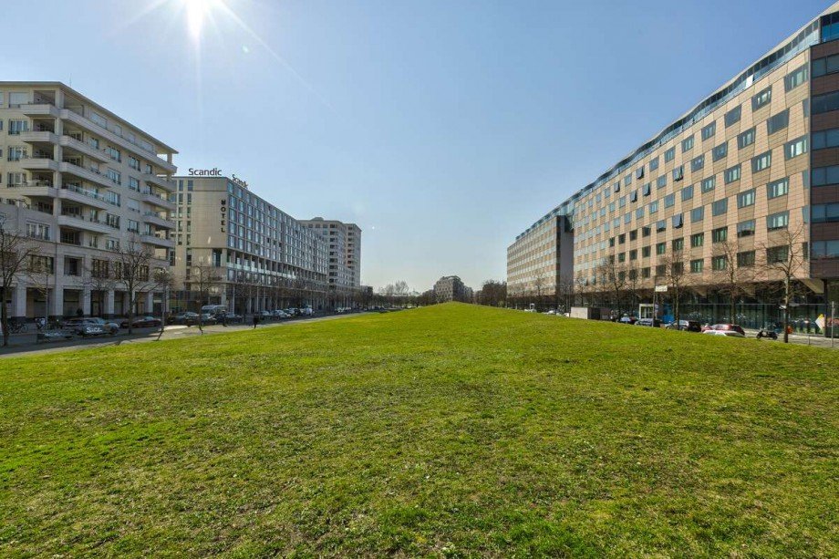 Weitlae Gru direkt vor der Haustu Etagenwohnung Berlin