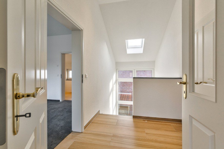 Flurbereich im DG mit Zugang zu den Zimmern Einfamilienhaus Wunstorf