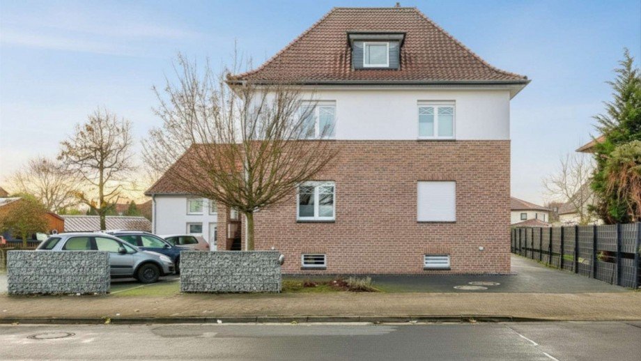 Stra�enansicht des Mehrfamilienhauses Mehrfamilienhaus Wunstorf