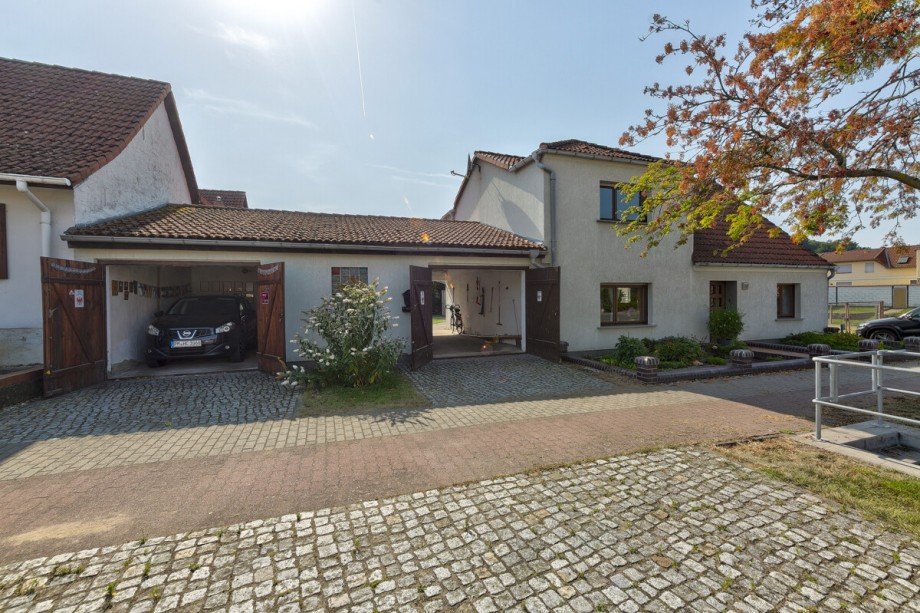 Zwei gemauerte Garagen mit direktem Zugang zum Garten Einfamilienhaus Bad Belzig