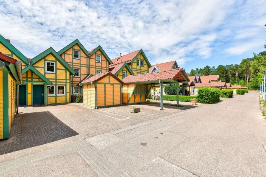 Gro�z�gige Zufahrt mit Stellplatz Reihenmittelhaus Rheinsberg