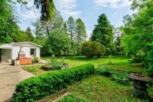 Weitl�ufiger Garten mit altem Baumbestand Freizeitgrundst�ck f�r Wassersportler - ca. 100 Meter eigene Uferfront an der L�cknitz
