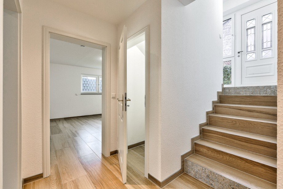 Zugang vom Souterrain in Wohn- und Nebenr�ume Einfamilienhaus Wunstorf