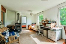 Zimmer 1 mit Kaminofen und Arbeitsbereich Freizeitgrundst�ck f�r Wassersportler - ca. 100 Meter eigene Uferfront an der L�cknitz