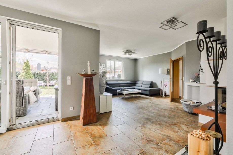 Wohnbereich mit Zugang zur Terrasse Einfamilienhaus Bernau bei Berlin